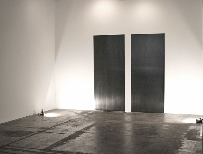 Panel, grafito y papel, 244cm x 110cm, 2012. Pabellón artecámar, ArtBo 2012