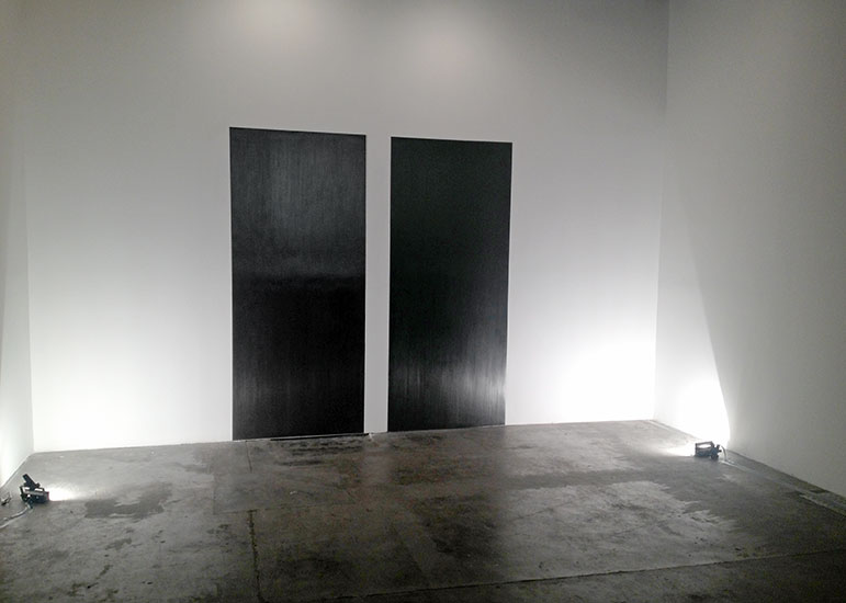 Panel, grafito y papel, 244cm x 110cm, 2012. Pabellón artecámar, ArtBo 2012