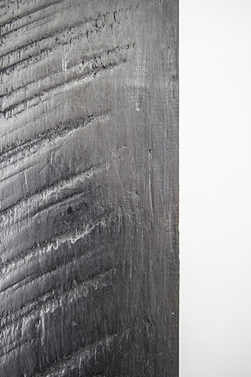 Ventana (detalle), madera y grafito 150cm x 15cm x 3cm 2012.