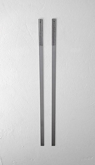 Línea, metal, 100cm x 3cm c/u, 2012