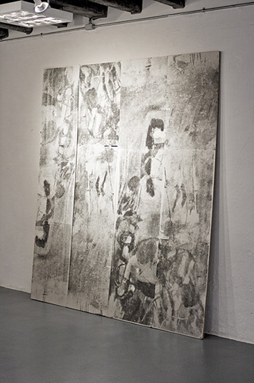 Roda 1-2, serigrafía sobre madera, 2,00m x 0.50m x 0.30m (4 módulos) 2009