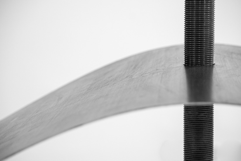 Asta, grafito sobre papel y varilla roscada. 100cm x 100cm (Varilla 3.50m O 5cm), 2013