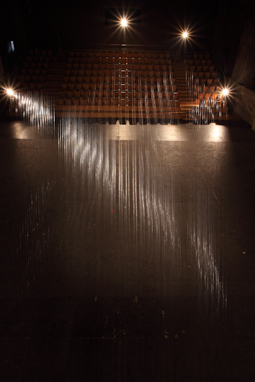 Traino (remolque), alambre de acero y madera (550cmx20cmx20cm), 50mx50m, 2014.