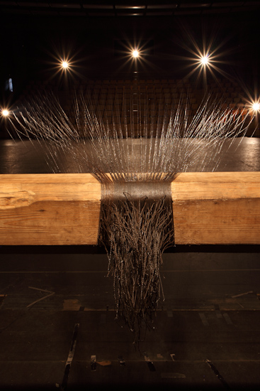 Traino (remolque), alambre de acero y madera (550cmx20cmx20cm), 50mx50m, 2014.