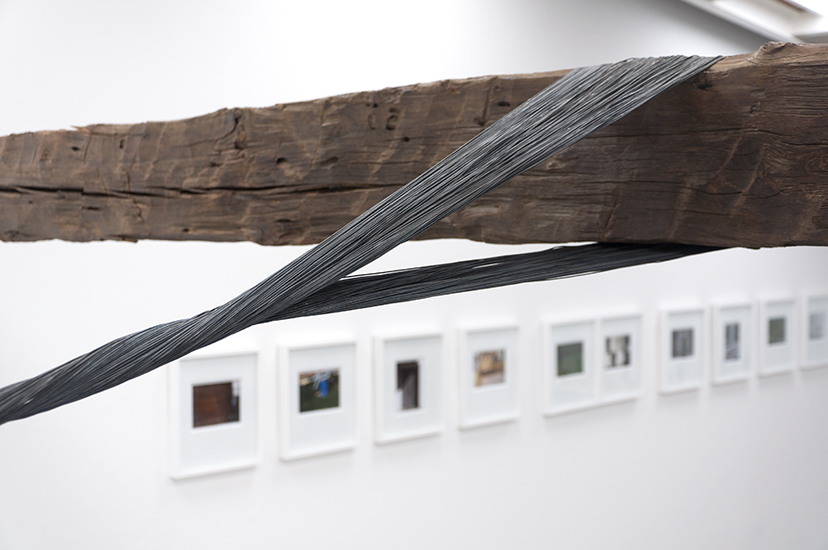 Santiago Reyes Villaveces, Trenza, madera y alambre de acero, 545 x 300 x 450cm, 2015