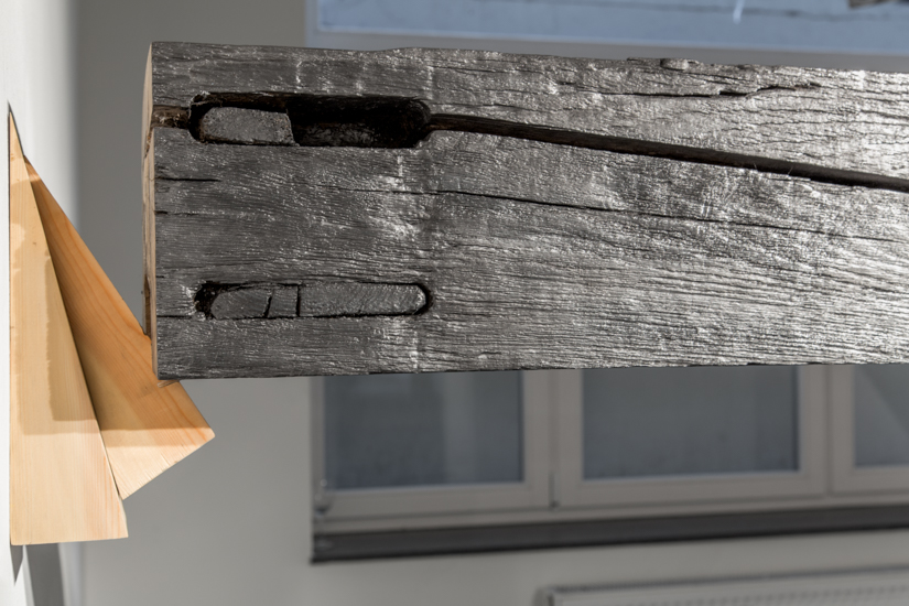 Horizontal, 2016, graphite, wood, 385 x 20 x 20 cm