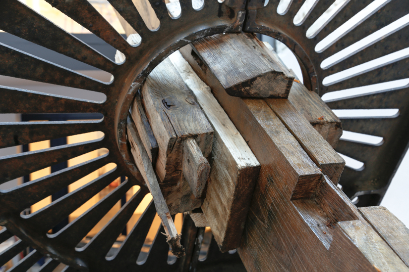 Indented, 2016, wood, concrete, metal, 500 x 300 x 100 cm