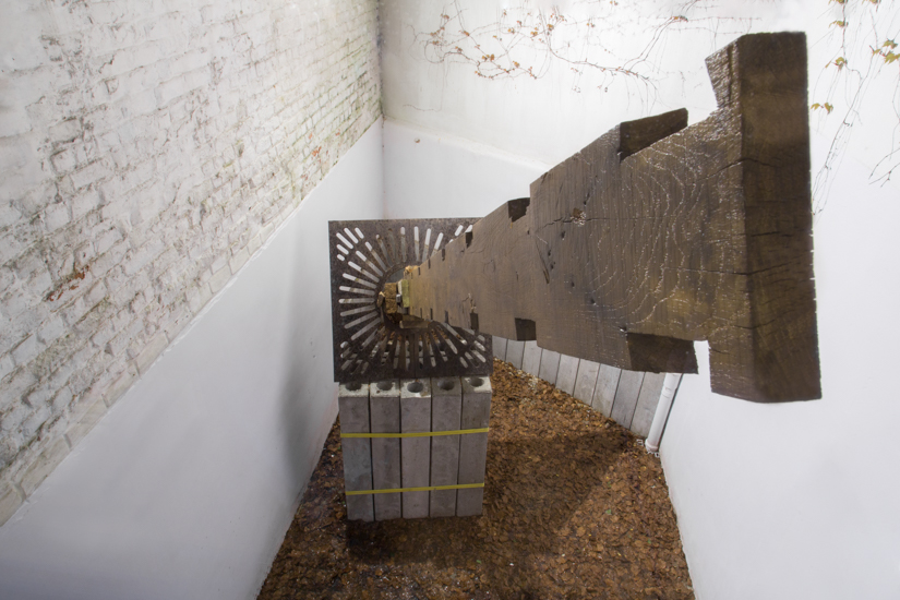 Indented, 2016, wood, concrete, metal, 500 x 300 x 100 cm