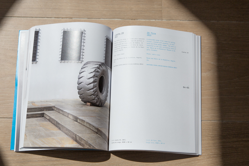 Portafolio produced for the exhibition. Edited by Manuel Ángel and designed by Políglota