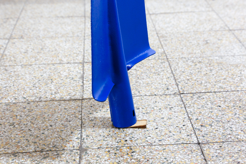 Shovel 2016, Metallic shovel and wood, 130cm x 20cm