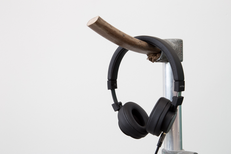 Tout / From Series Brujitas 2017  Video sculpture: scafolding parts, ball bearings and video (00:01:28) 100cm x 50cm x 35 cm