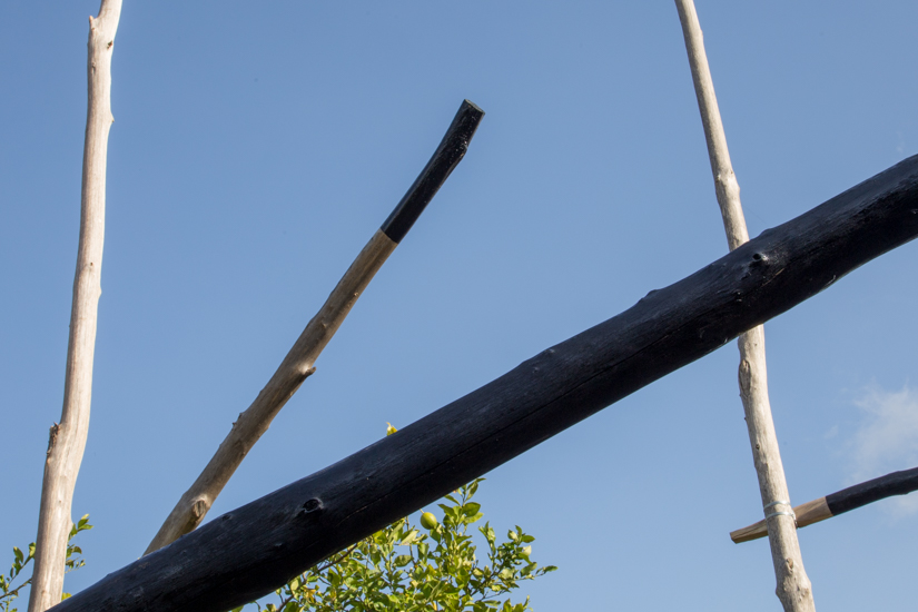 Wood (castagno selvático) metal wire and paint. 700cm x 500 cm x 500cm. Site specific Installation at Relais Regina Giovanna, Sorrento, Italy.