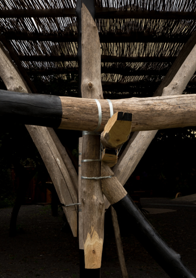 Wood (castagno selvático) metal wire and paint. 700cm x 500 cm x 500cm. Site specific Installation at Relais Regina Giovanna, Sorrento, Italy.