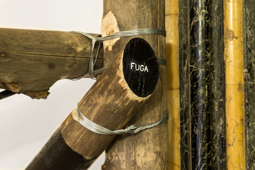 Tarima, 2017 Wood (Castagno Selvatico), Metal wire, paint. 600cm x 500cm x 300cm.