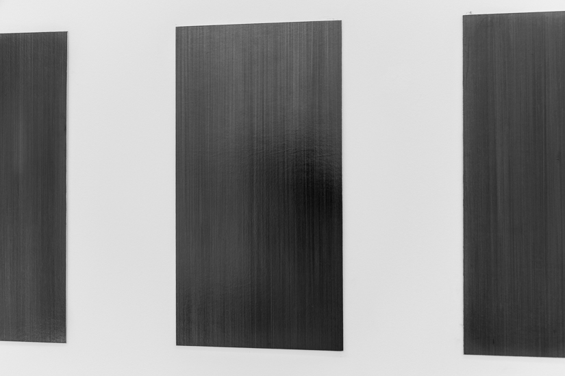 Aspect	2017	Grafito sobre papel y lámina de aluminion	2/3+PA	Medidas variables