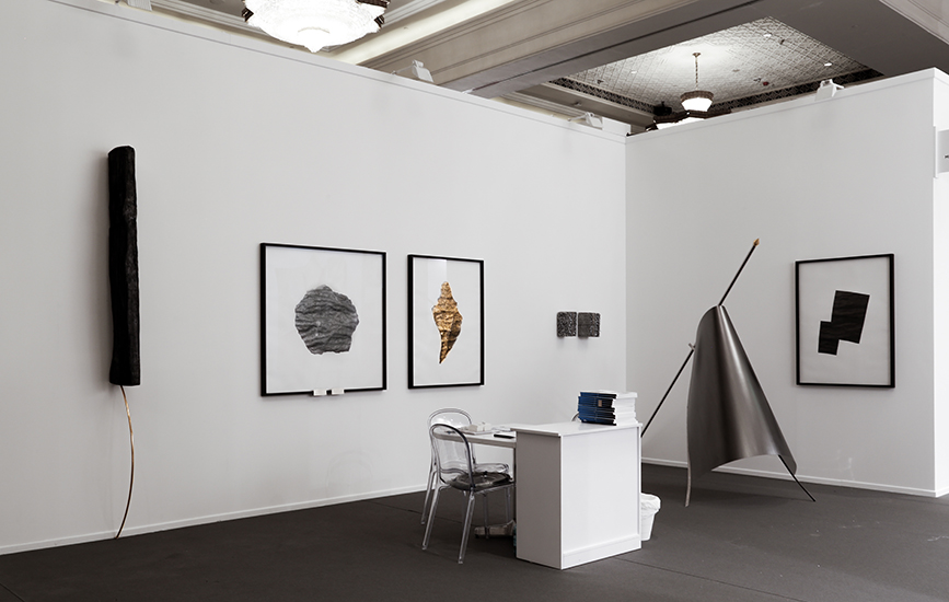 MLF Gallery Art Dubai, Goodwill moon rock, United Arab Emirats, Apollo 17, 2016