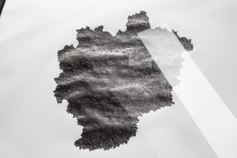 Libra-SanGoodwill moon rock Apollo 17 Colombia, Goodwill moon rock Apollo 17 drawing (graphite on paper), mineral coal, marble and steel 500cm x 200cm x 100cm. Santiago Reyes Villaveces.tiago Reyes Villaveces-web (9 of 20)