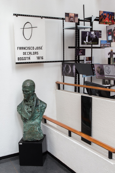 Goodwill Moon Rock Apollo 11 Colombia, Planetarium collection objects, digital print and video.