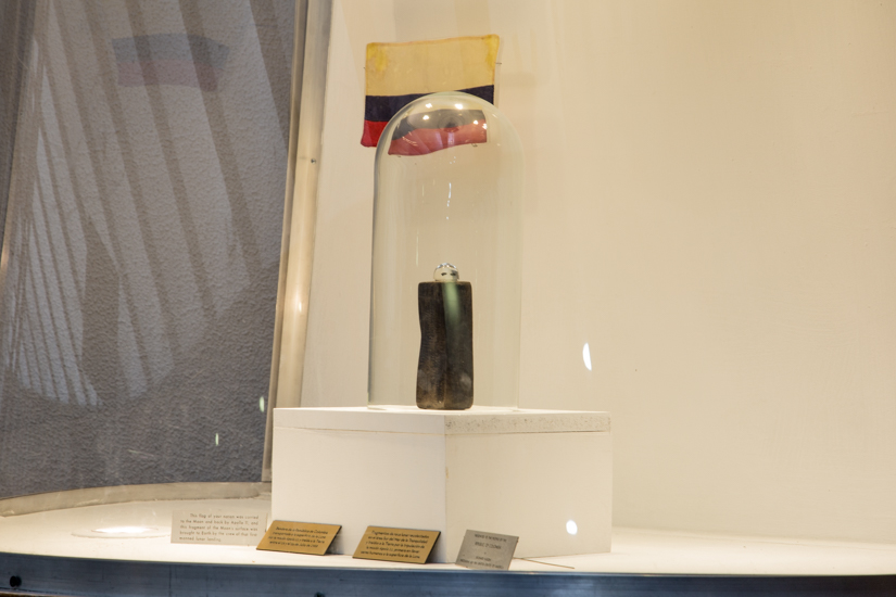 Goodwill Moon Rock Apollo 11 Colombia, Planetarium collection objects, digital print and video.
